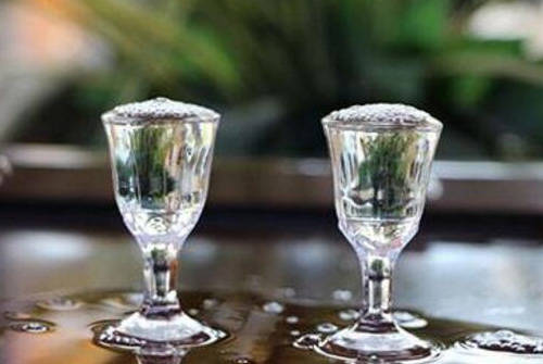 猴年生肖酒回收价格大介绍(茅台猴年生肖酒是否值得收藏?)